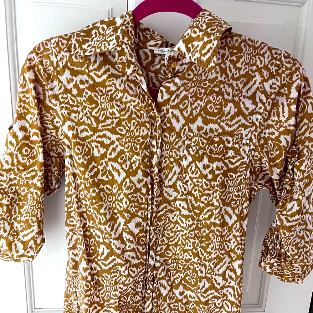 Adorable Diane Von Furstenburg swim cover up. Belt not included. DVF. XS.